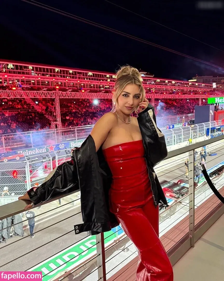 Emelia Hartford Onlyfans Photo Gallery 