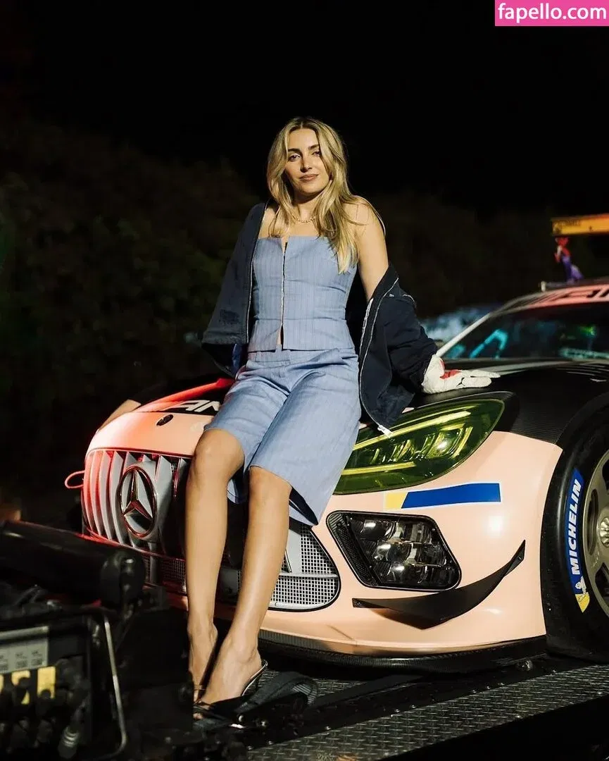 Emelia Hartford Onlyfans Photo Gallery 