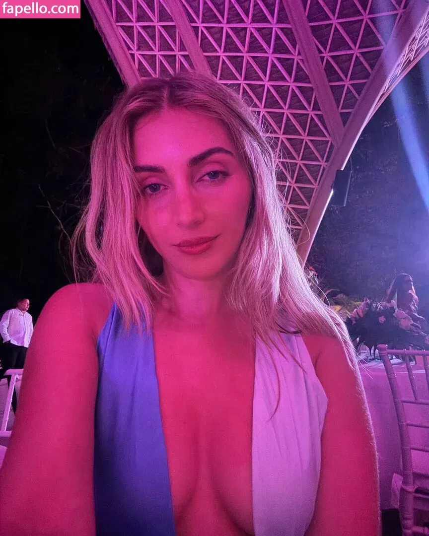 Emelia Hartford Onlyfans Photo Gallery 