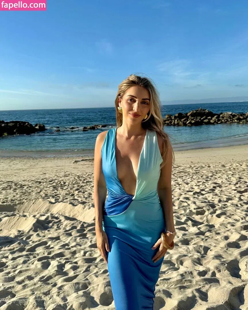 Emelia Hartford Onlyfans Photo Gallery 