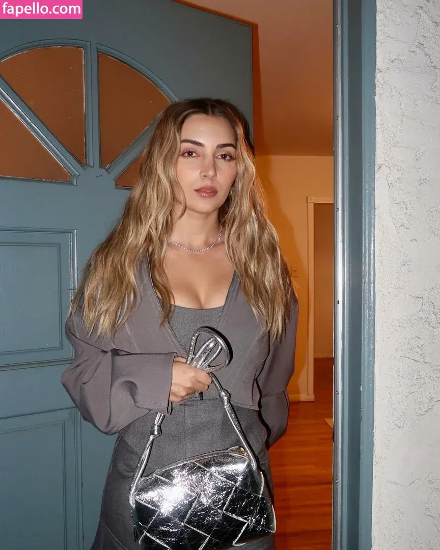 Emelia Hartford Onlyfans Photo Gallery 