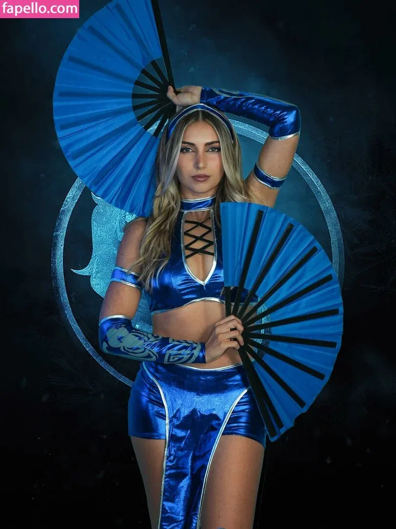 Emelia Hartford Onlyfans Photo Gallery 