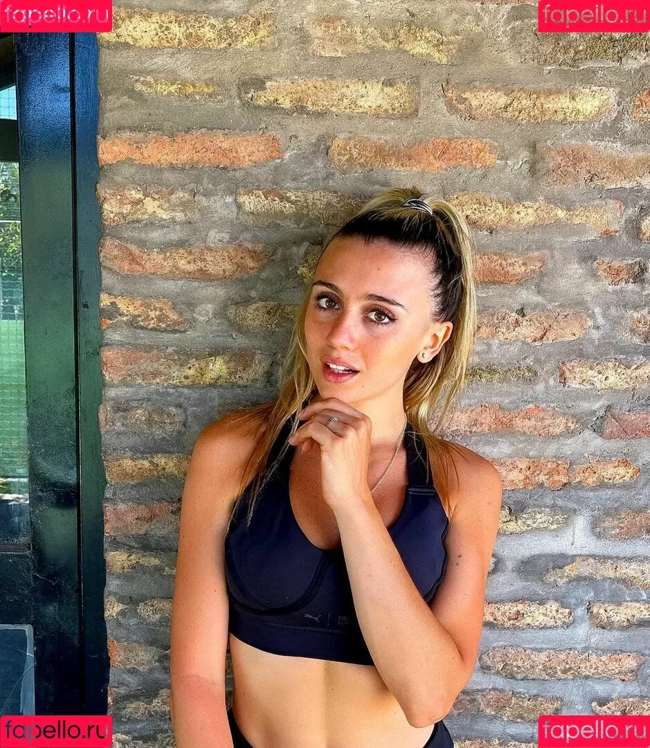 Morena Beltrán Onlyfans Photo Gallery 