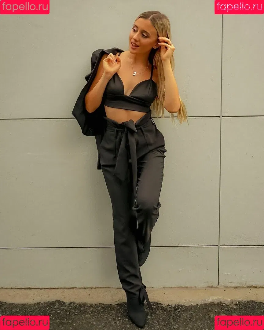 Morena Beltrán Onlyfans Photo Gallery 