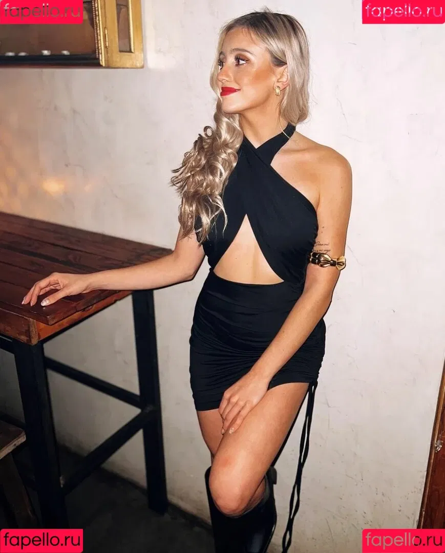 Morena Beltrán Onlyfans Photo Gallery 