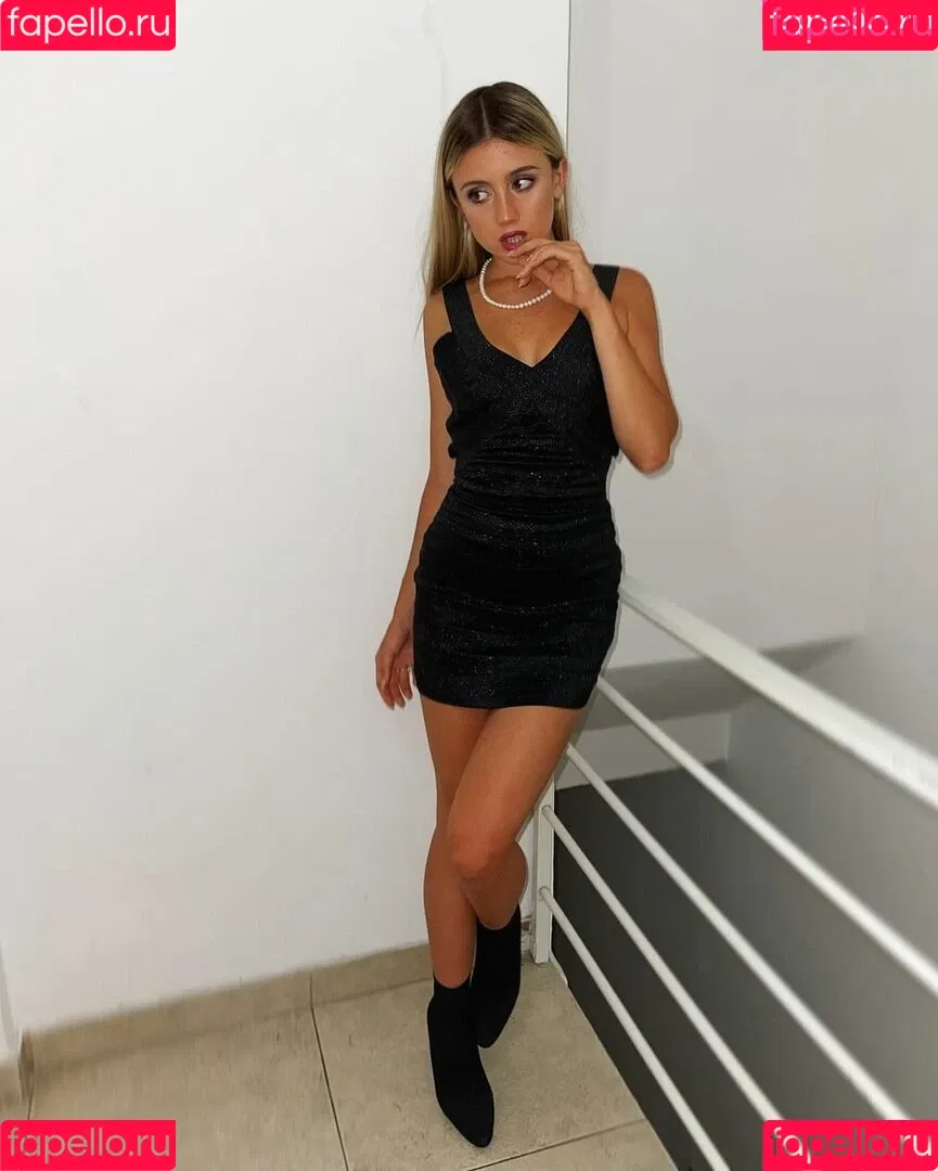 Morena Beltrán Onlyfans Photo Gallery 