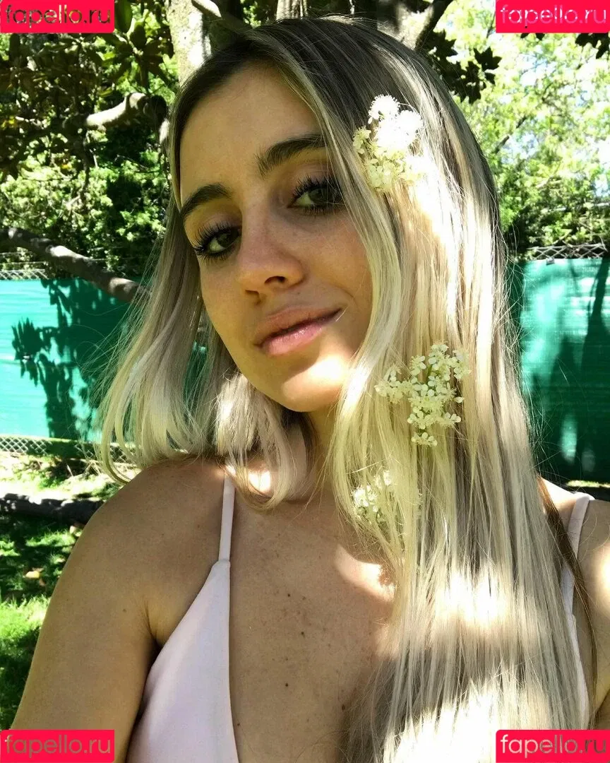 Morena Beltrán Onlyfans Photo Gallery 