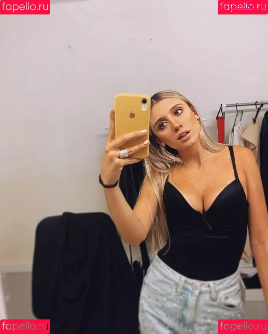 Morena Beltrán Onlyfans Photo Gallery 