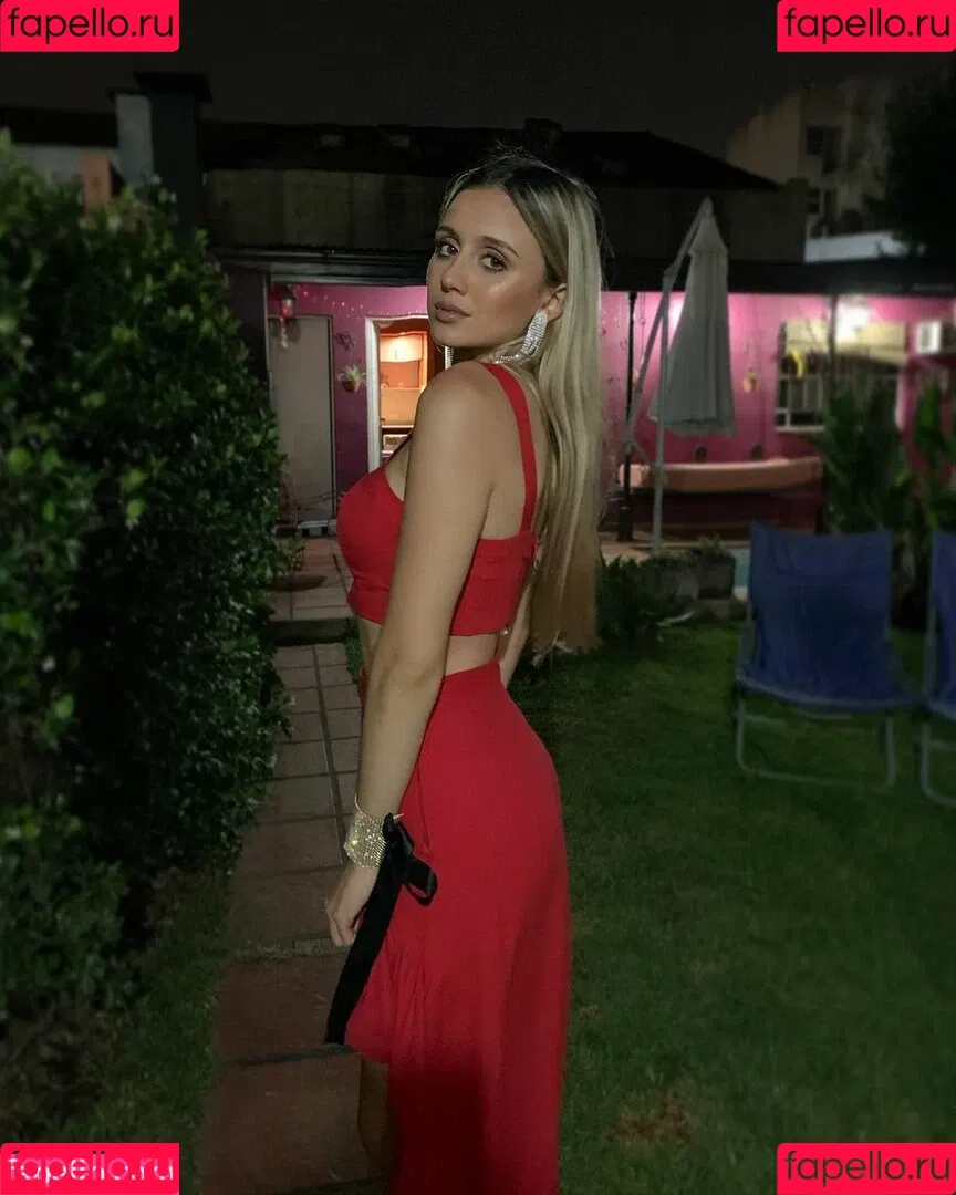 Morena Beltrán Onlyfans Photo Gallery 