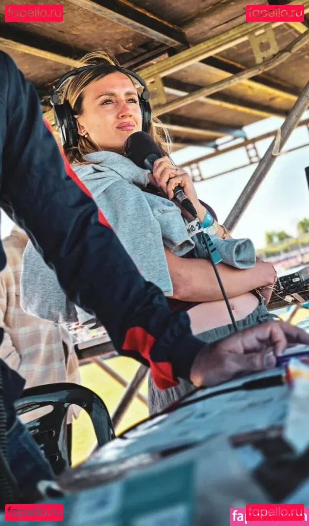 Morena Beltrán Onlyfans Photo Gallery 