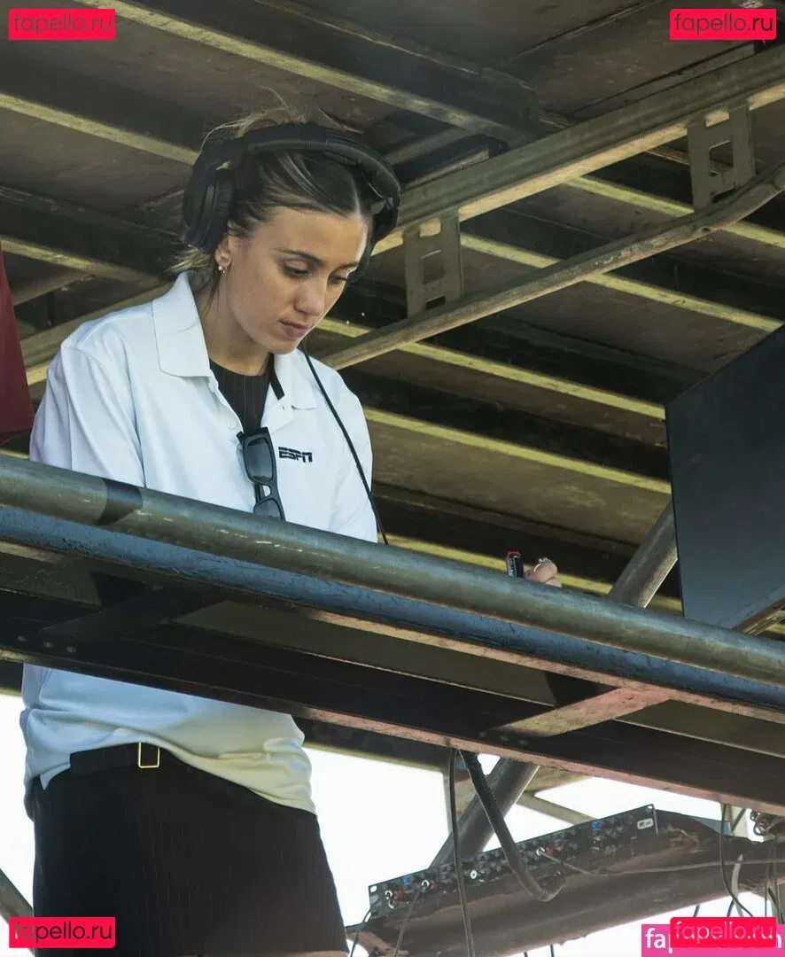 Morena Beltrán Onlyfans Photo Gallery 