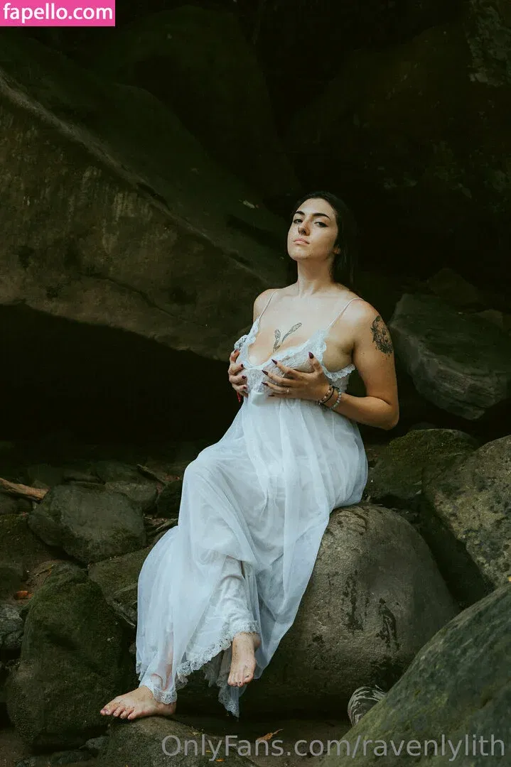 ravenlylith Onlyfans Photo Gallery 