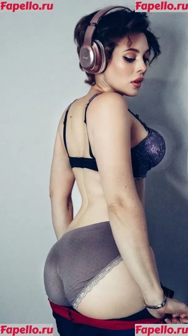 Kirsten Ria Onlyfans Photo Gallery 