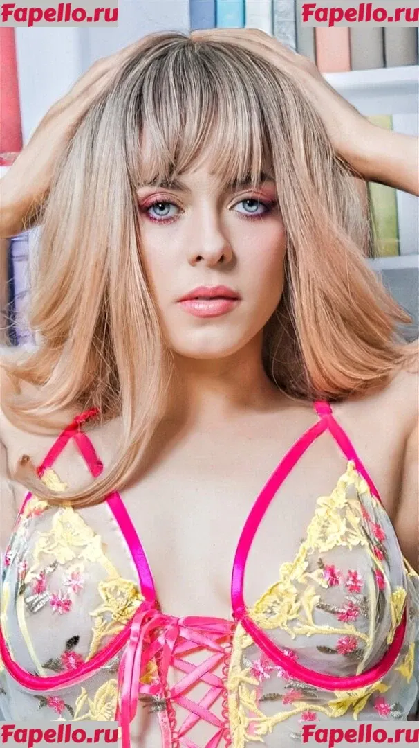 Kirsten Ria Onlyfans Photo Gallery 