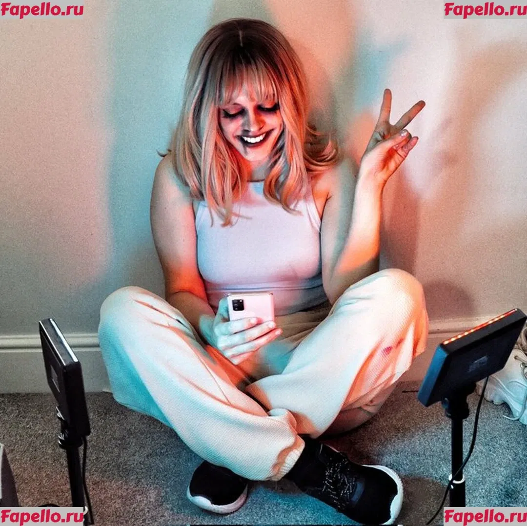 Kirsten Ria Onlyfans Photo Gallery 