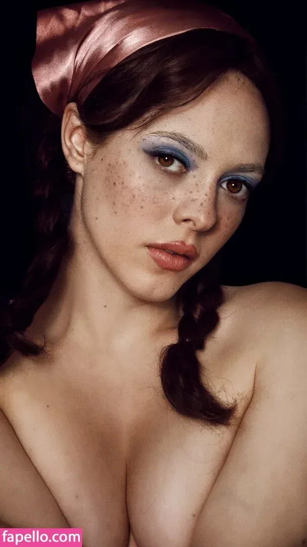 Kirsten Ria Onlyfans Photo Gallery 