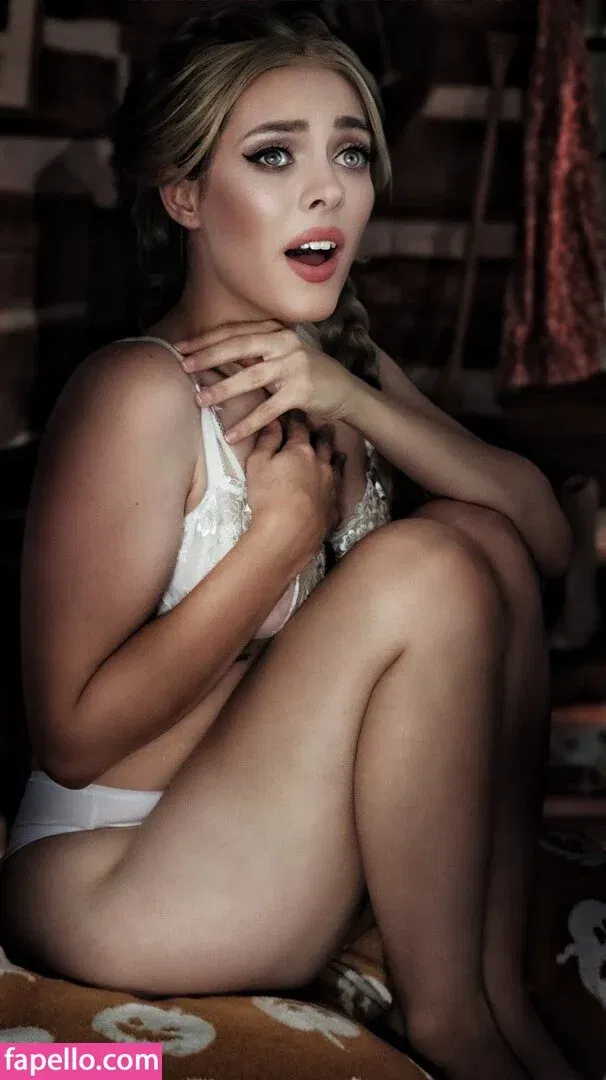 Kirsten Ria Onlyfans Photo Gallery 