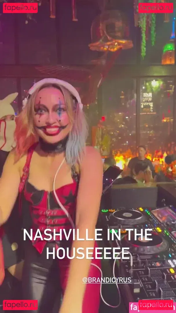 Brandi Cyrus Onlyfans Photo Gallery 