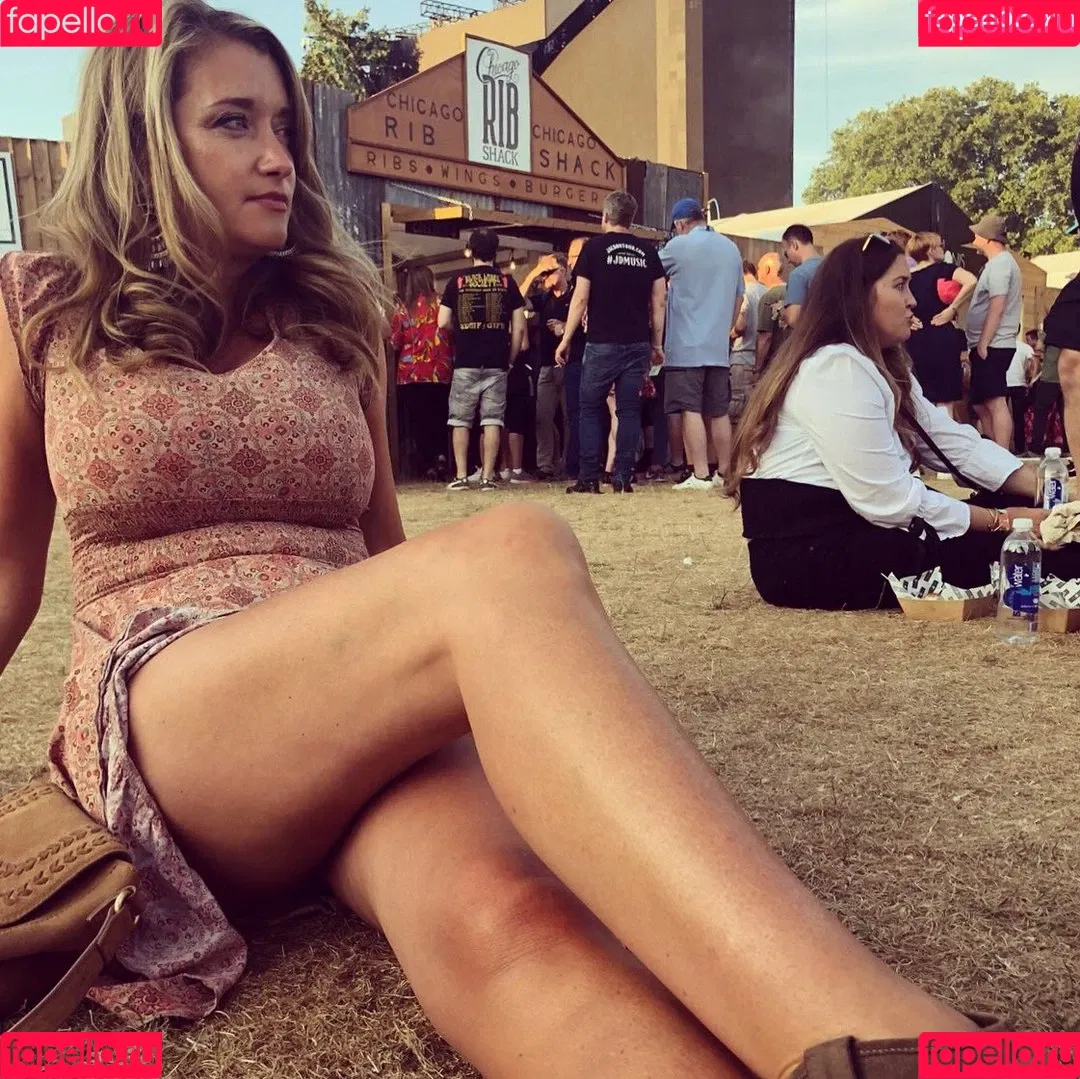 Sarah Champion Onlyfans Photo Gallery 