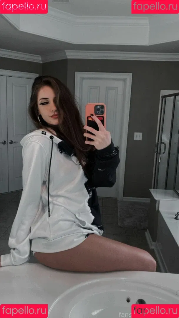 luweazl Onlyfans Photo Gallery 