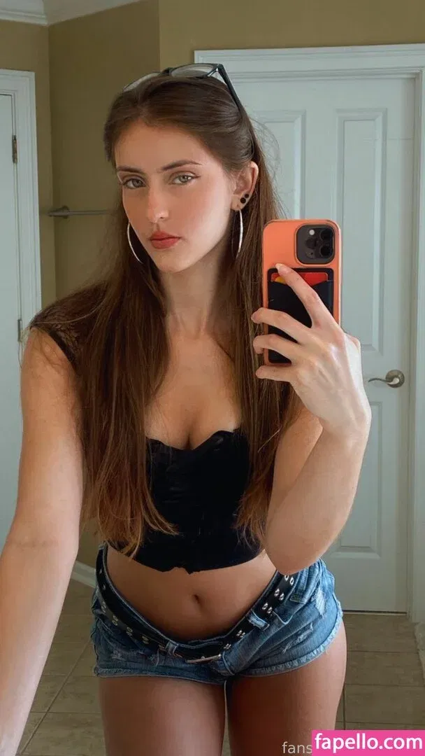 luweazl Onlyfans Photo Gallery 