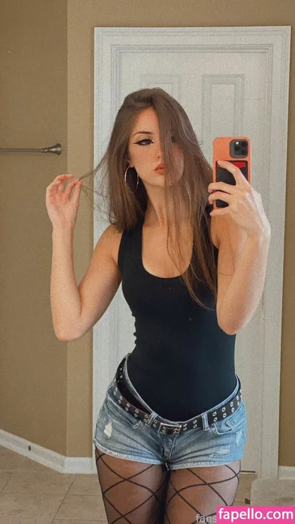 luweazl Onlyfans Photo Gallery 