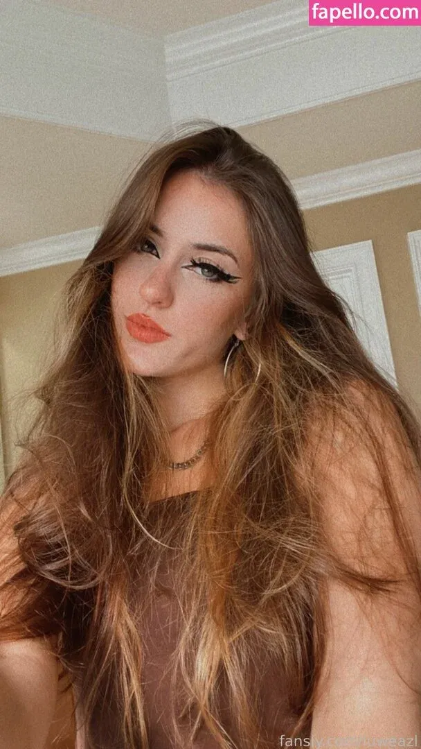 luweazl Onlyfans Photo Gallery 