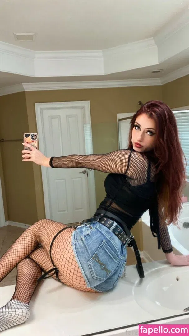 luweazl Onlyfans Photo Gallery 