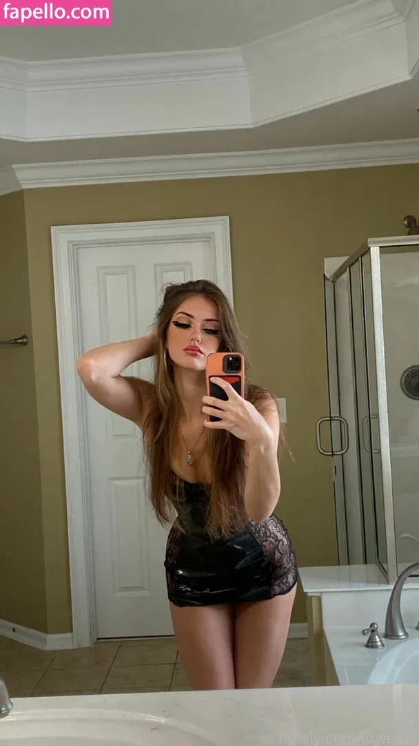 luweazl Onlyfans Photo Gallery 