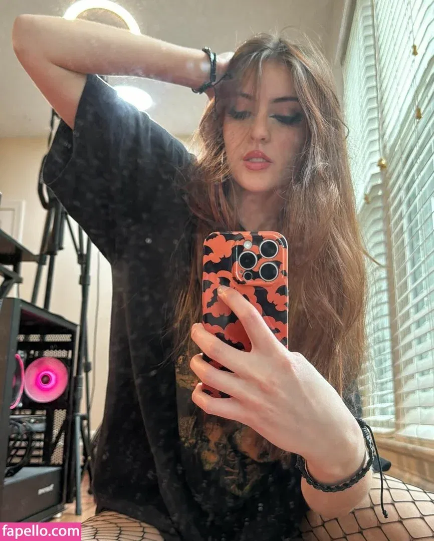 luweazl Onlyfans Photo Gallery 