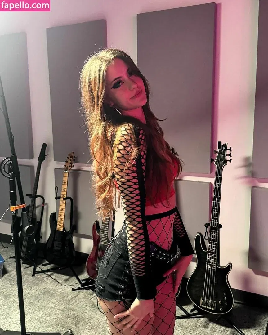 luweazl Onlyfans Photo Gallery 