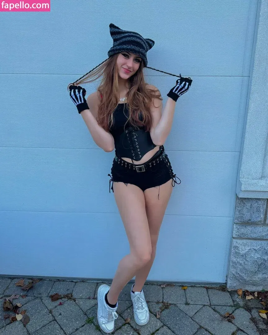 luweazl Onlyfans Photo Gallery 