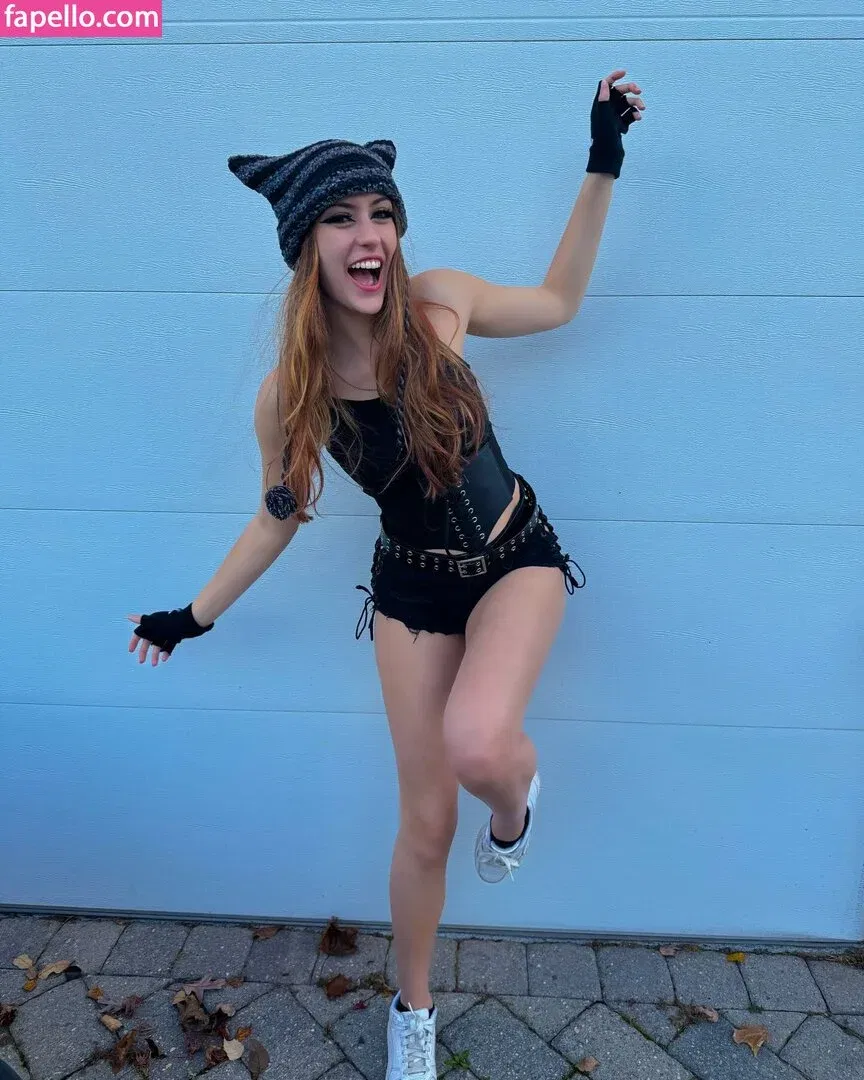 luweazl Onlyfans Photo Gallery 