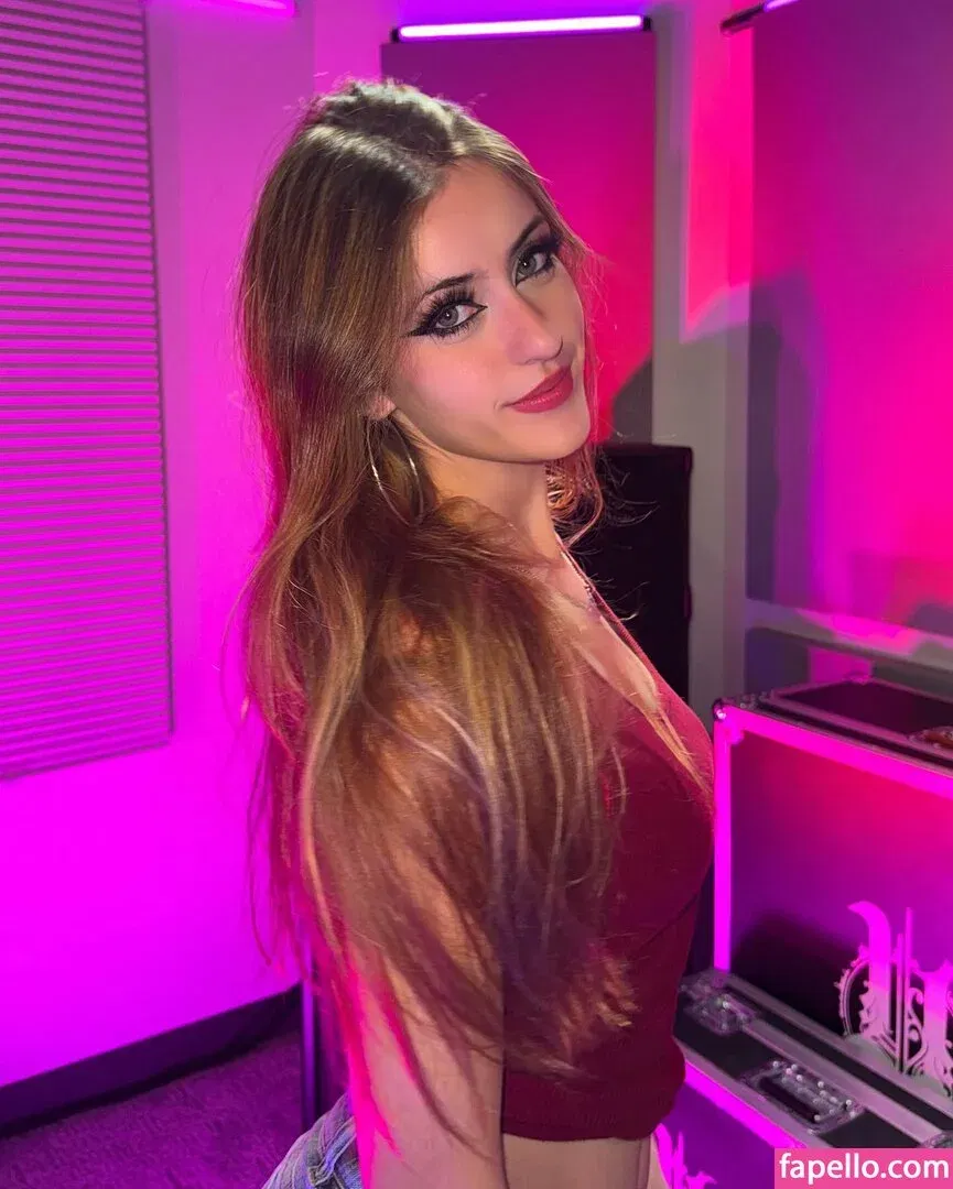 luweazl Onlyfans Photo Gallery 