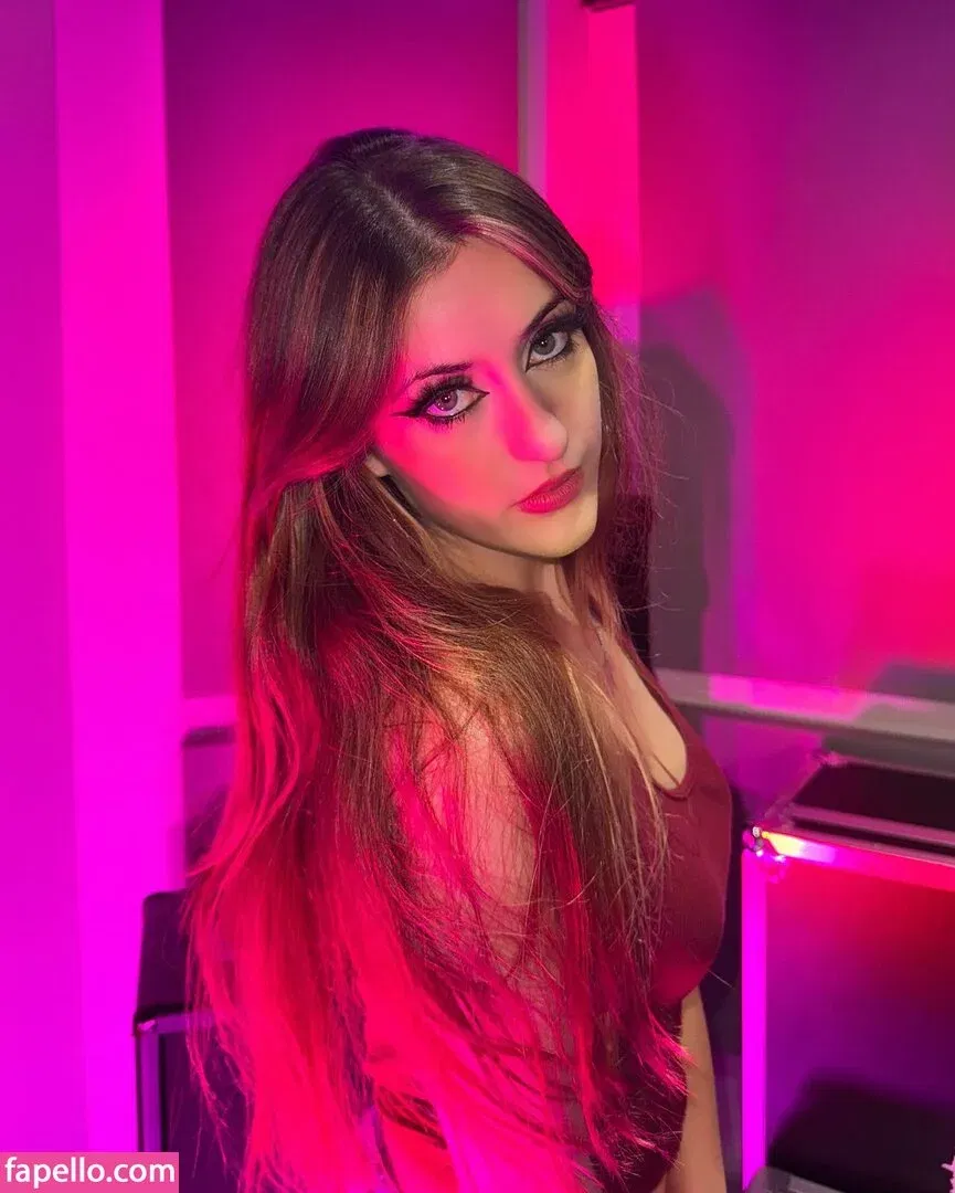 luweazl Onlyfans Photo Gallery 