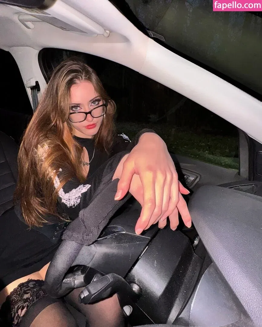 luweazl Onlyfans Photo Gallery 