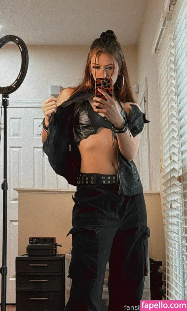 luweazl Onlyfans Photo Gallery 