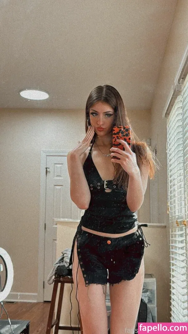 luweazl Onlyfans Photo Gallery 