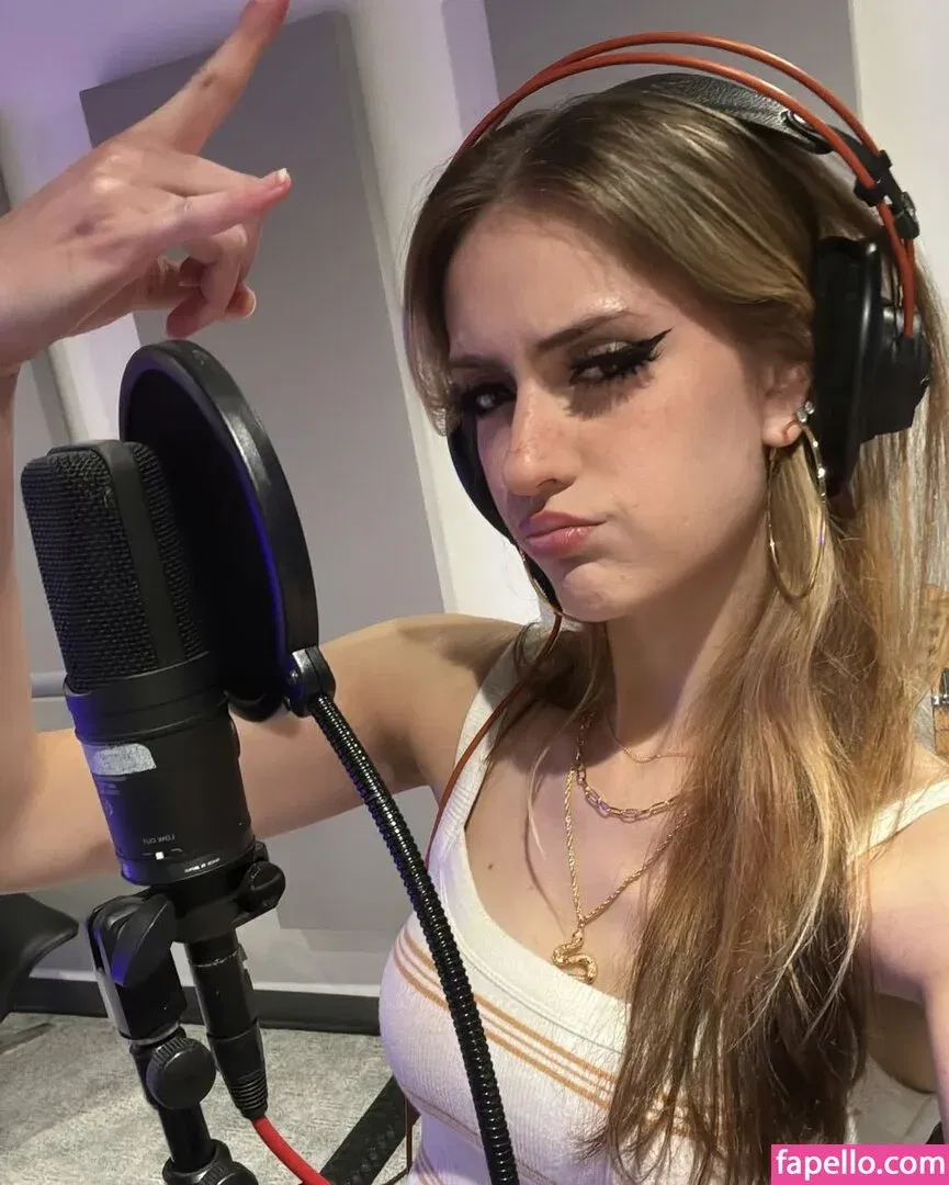 luweazl Onlyfans Photo Gallery 