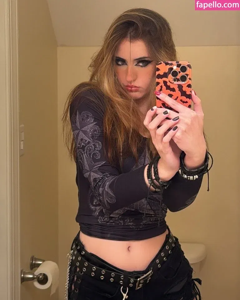 luweazl Onlyfans Photo Gallery 