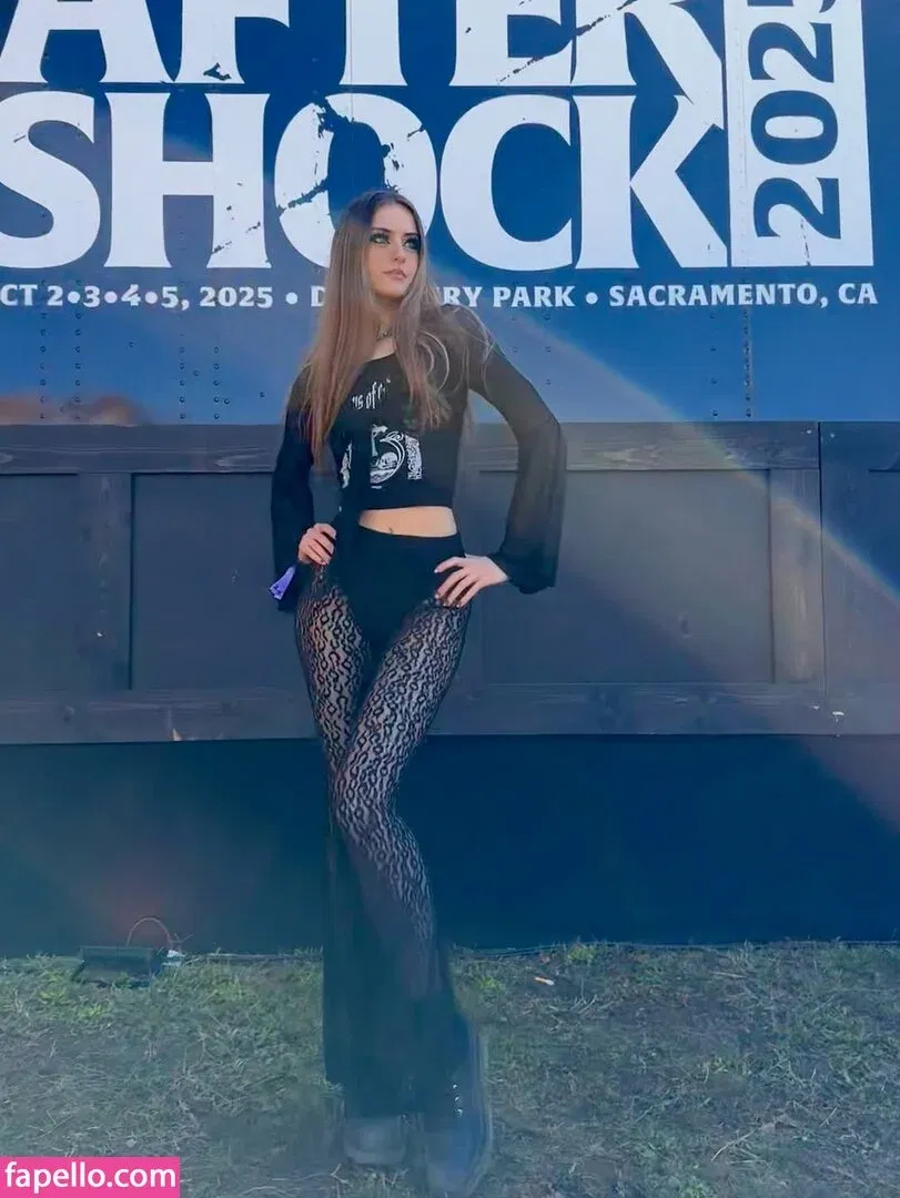 luweazl Onlyfans Photo Gallery 