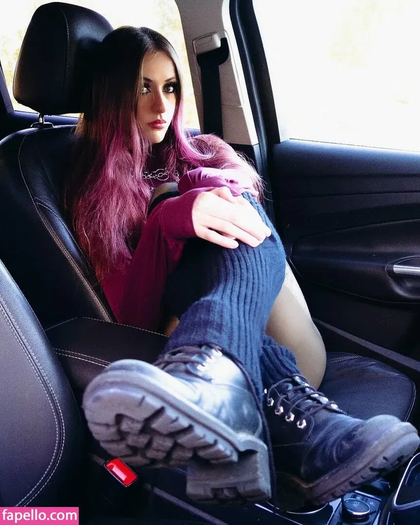 luweazl Onlyfans Photo Gallery 