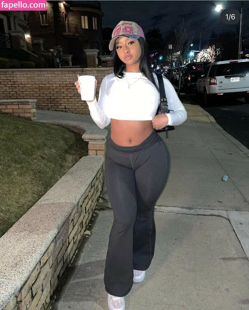 Isyglue Onlyfans Photo Gallery 