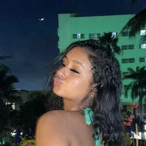 Isyglue Onlyfans Photo Gallery 