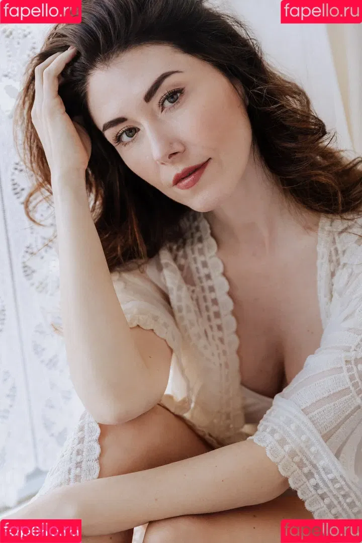 Jewel Staite Onlyfans Photo Gallery 