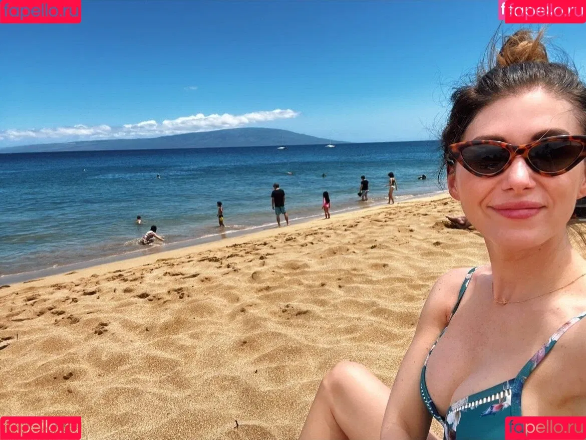 Jewel Staite Onlyfans Photo Gallery 