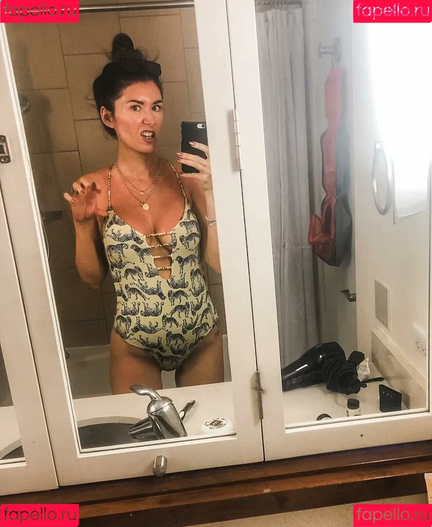 Jewel Staite Onlyfans Photo Gallery 