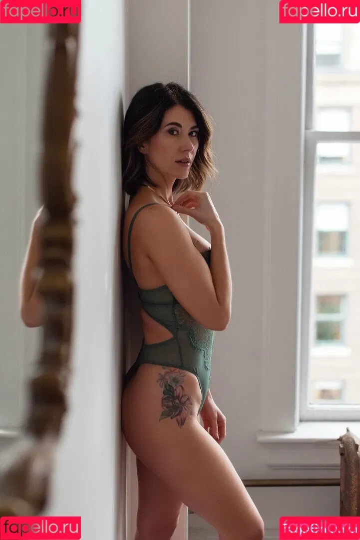 Jewel Staite Onlyfans Photo Gallery 