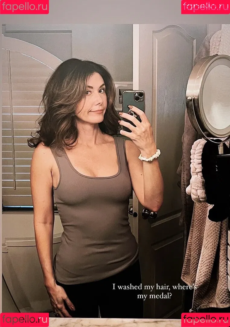 Jewel Staite Onlyfans Photo Gallery 