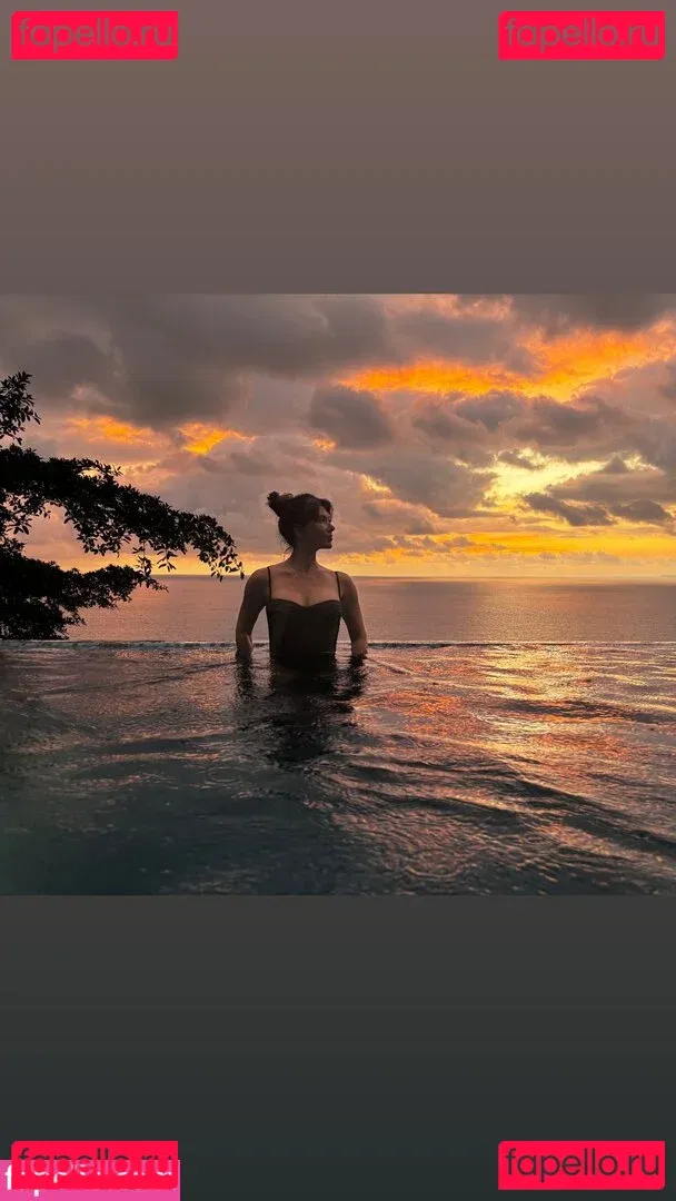 Jewel Staite Onlyfans Photo Gallery 